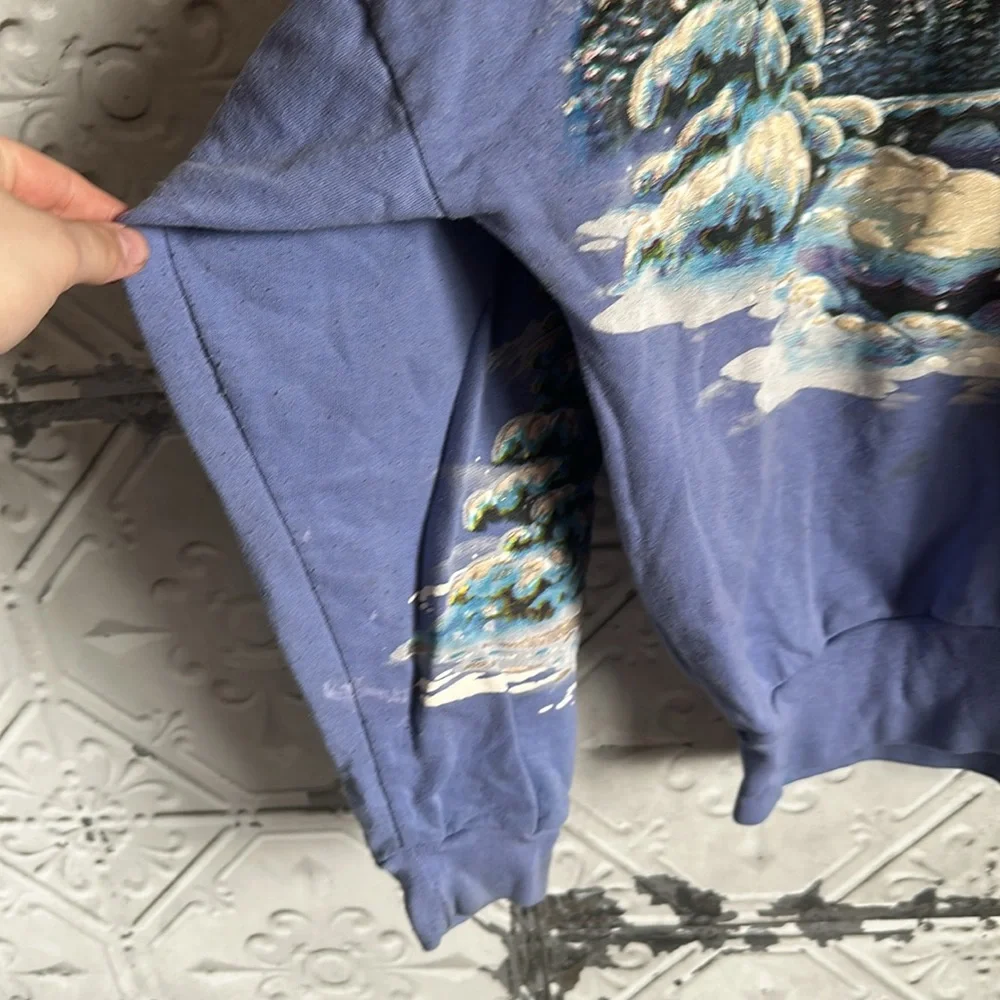 Vintage Scenic winter wonderland lilac Sweater - Picture 4 of 7